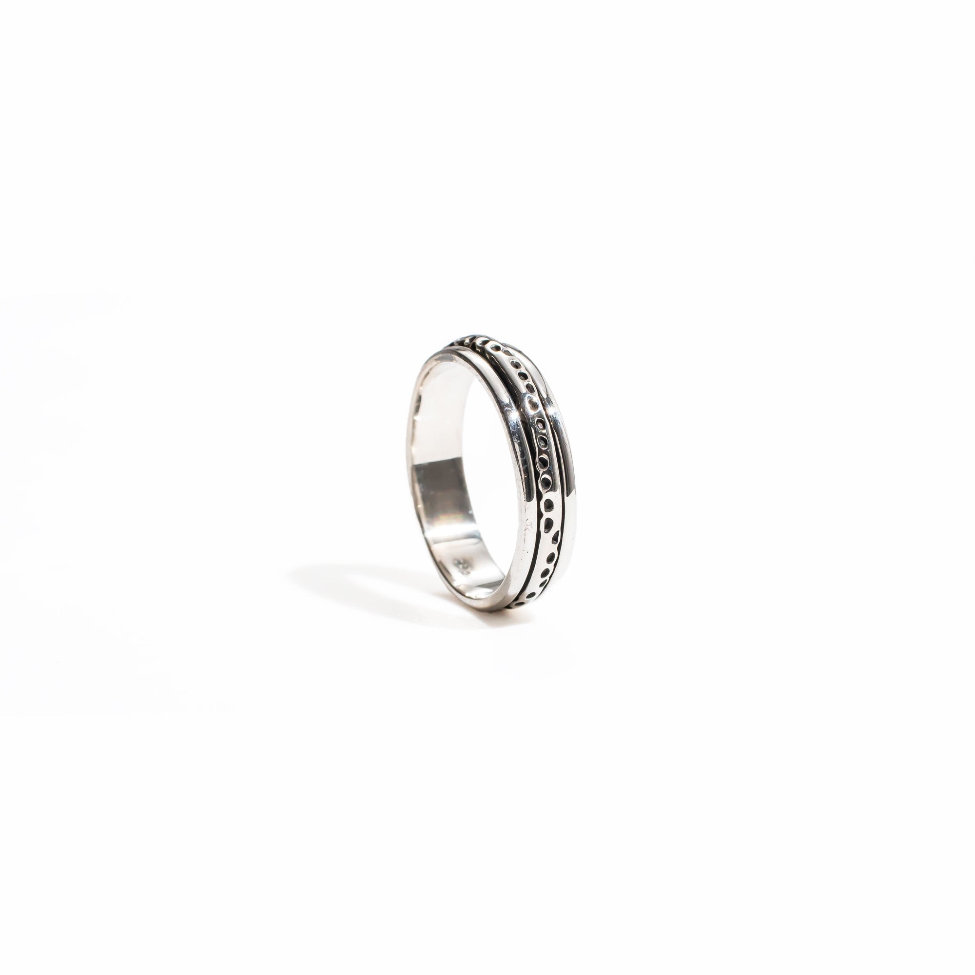 Dotted Wire Fluid Ring | Hallmark 925 Silver